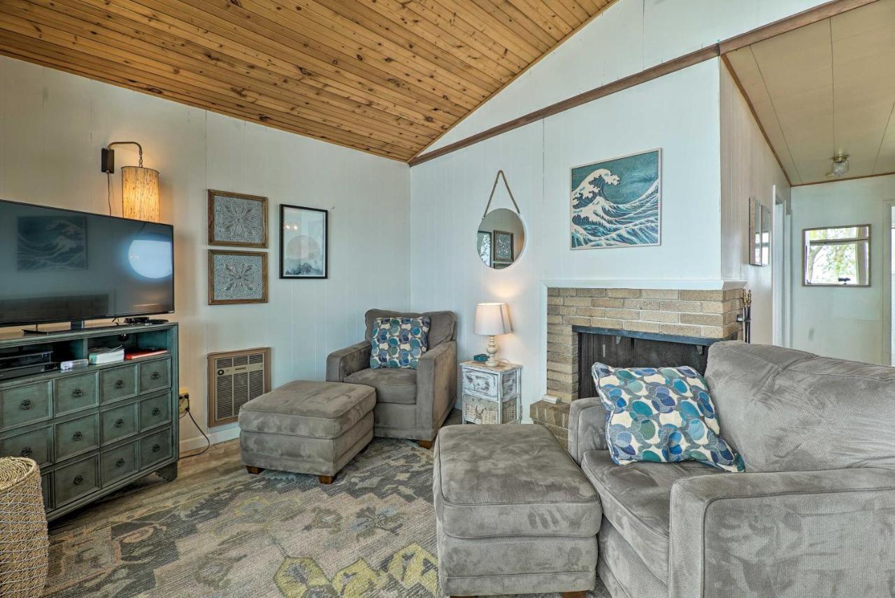 Lakefront Cottage Near Wineries And State Parks! Mears Buitenkant foto